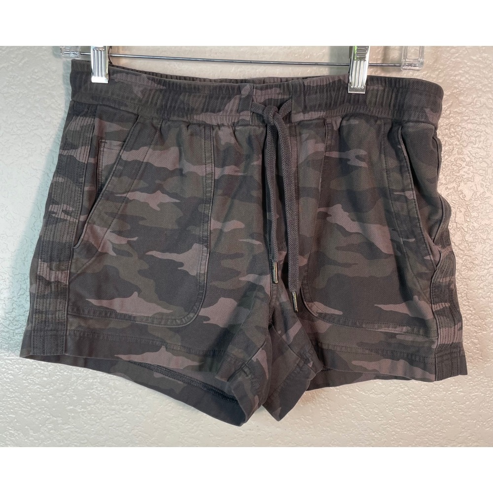 Athleta Womens 4 Farallon Shorts Grey Camo Drawstring Pockets Stretch Activewear